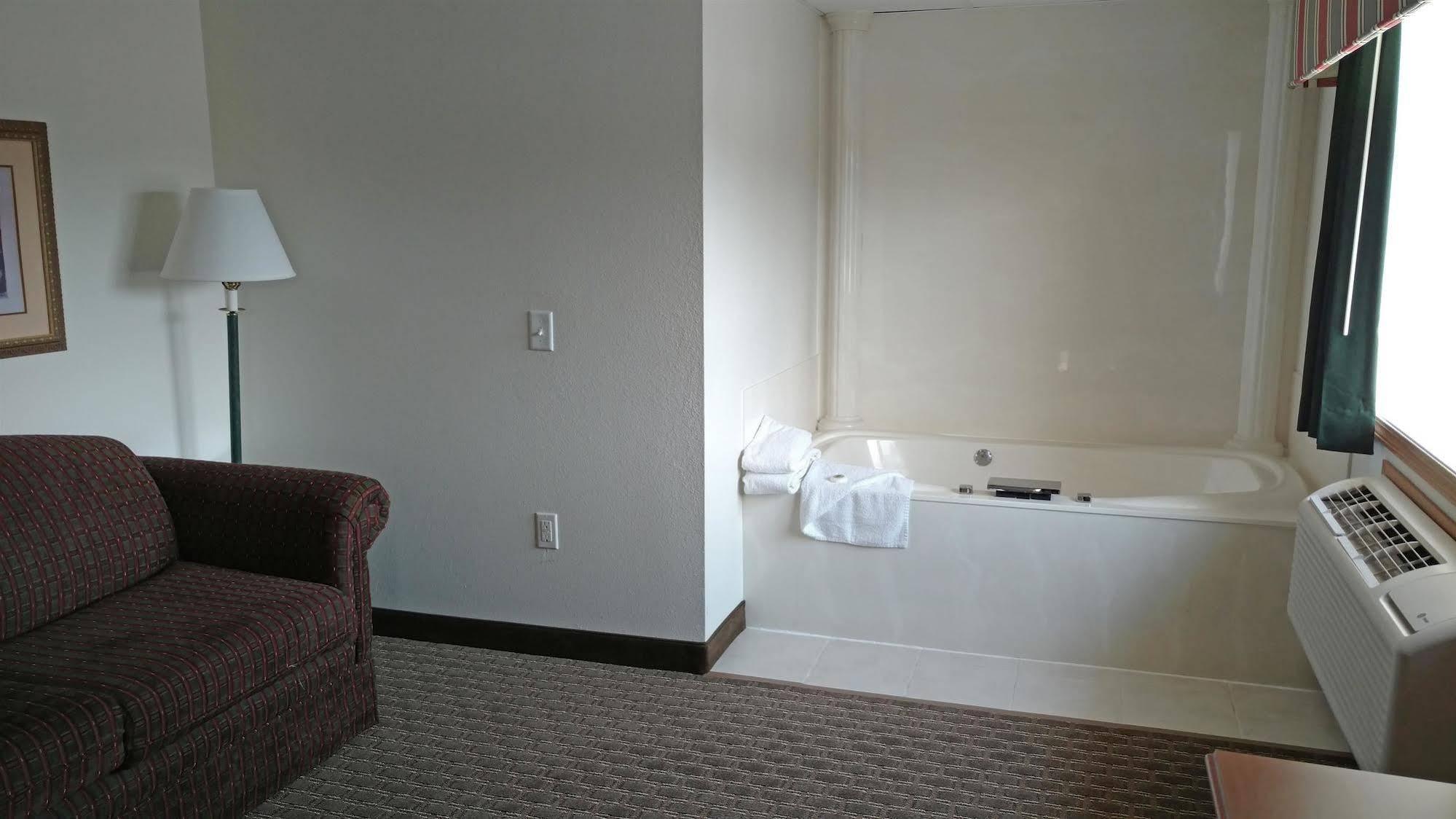 Americas Best Value Inn Annandale Exterior foto